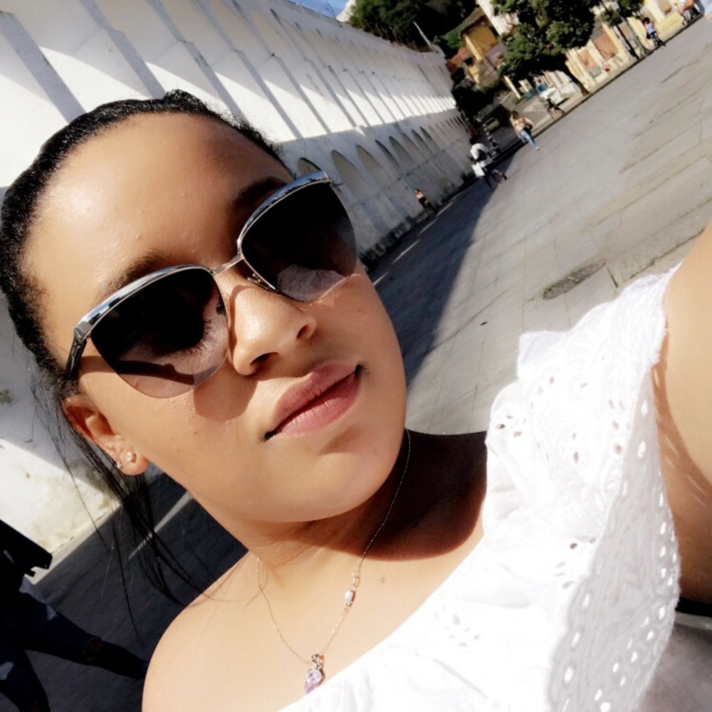 Meet your Posher, Sheyna